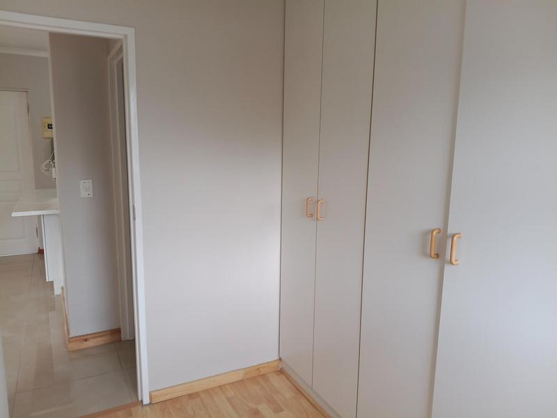 To Let 2 Bedroom Property for Rent in Pinelands Western Cape